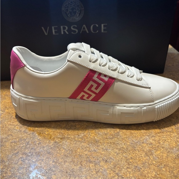 Versace Women's Sneakers in White and Pink - Picture 4 of 8